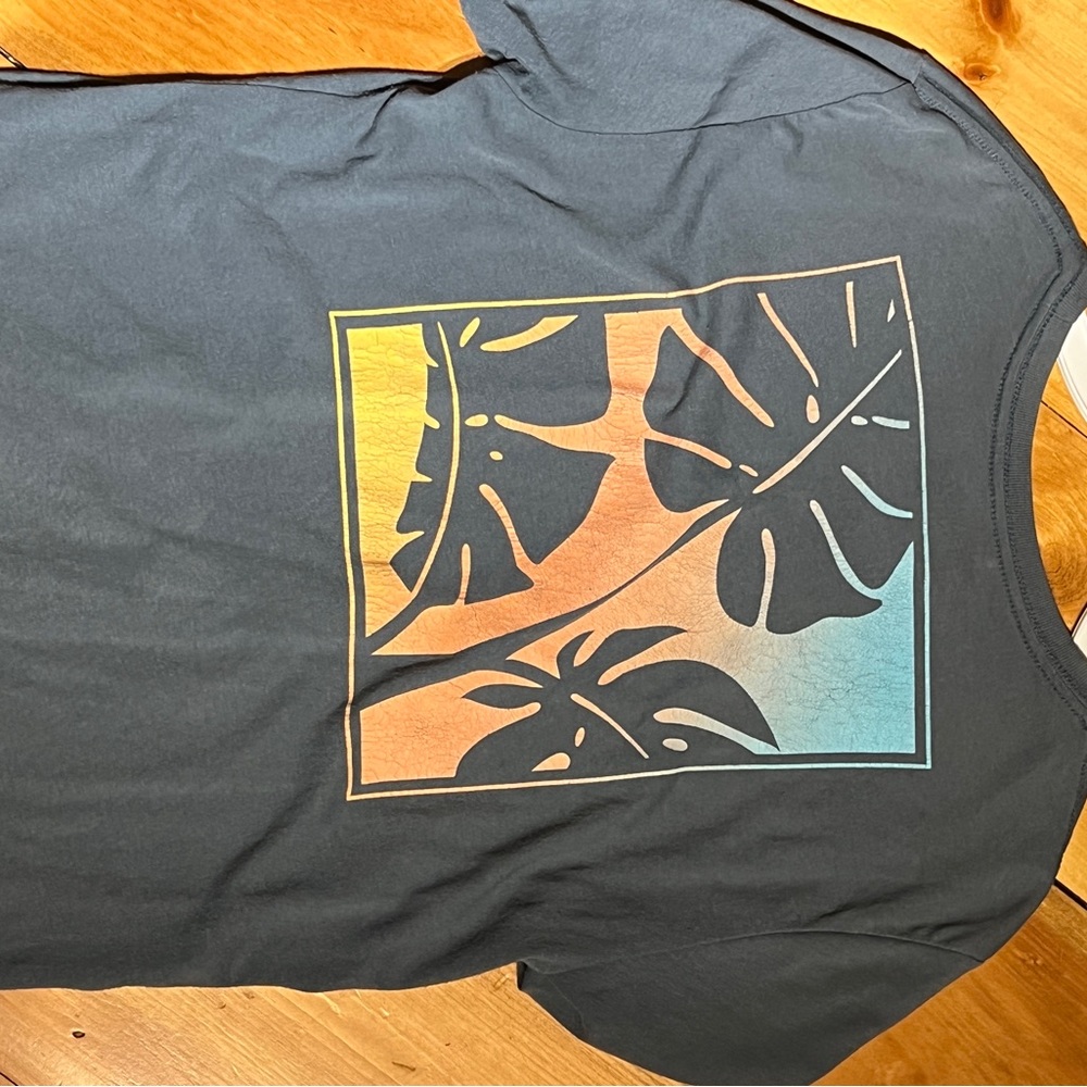 Old navy tee